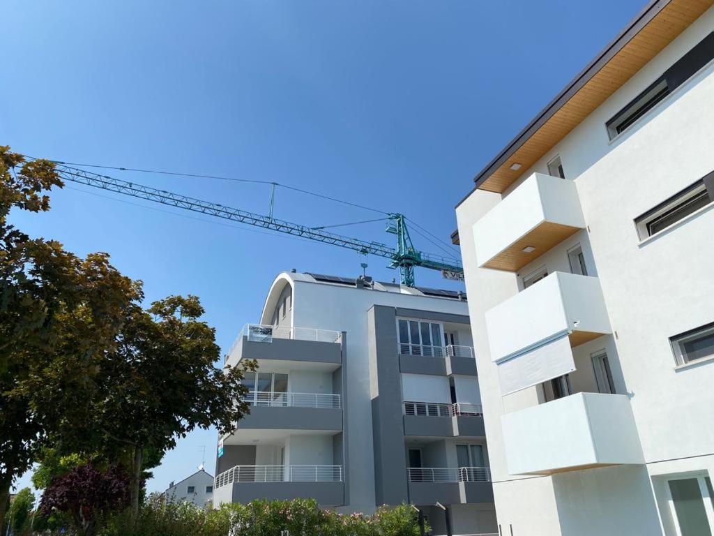 Nuovo Appartamento Con Terrazzo E Piscina Lido di Jesolo Buitenkant foto